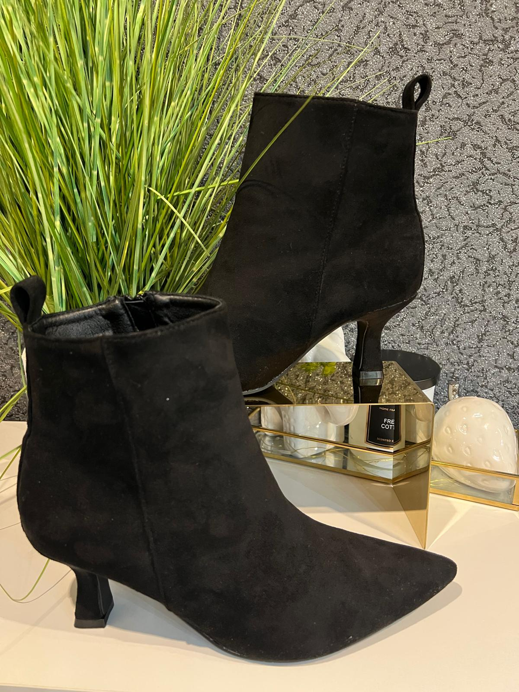 Schwarze Stiefeletten