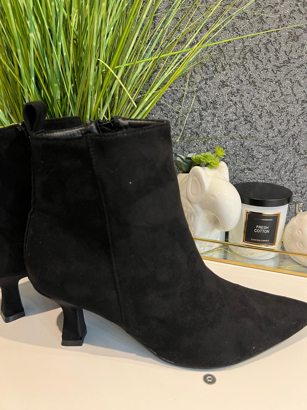 Schwarze Stiefeletten