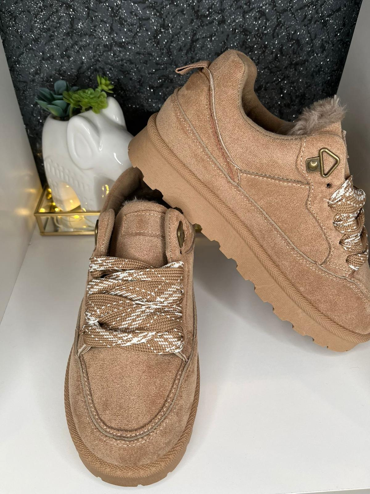 Beige Sneaker